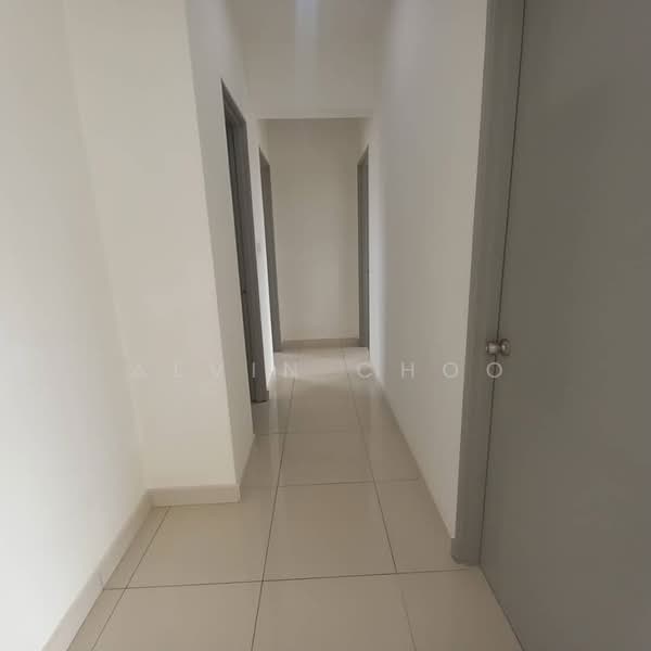 Kondominium untuk Disewa di 7 Tree Seven Residence - Alvin Choo - Corridor - PropertyGuru.com.my
