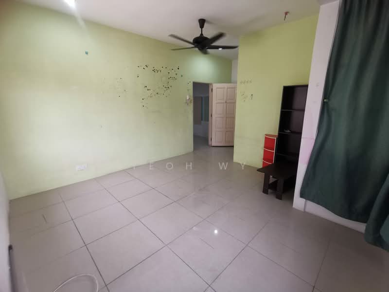 2-storey Terraced House for Sale in Taman Sri Muda (Shah Alam) - Yeoh WY - Living Room - PropertyGuru.com.my