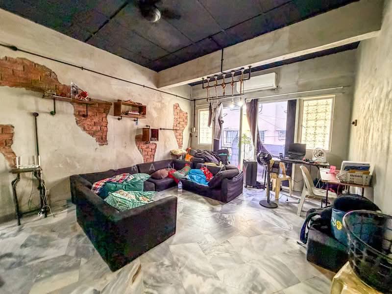 Condominium for Sale at Sri Mahligai Condominium & Townhouse - Fauran Nawawi - Living Room - PropertyGuru.com.my