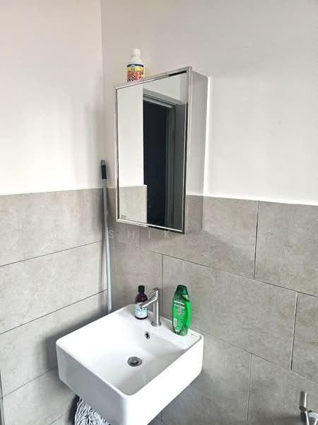 Kondominium untuk Disewa di Mahkota Valley @ Indera Mahkota - Shik . - Bathroom - PropertyGuru.com.my