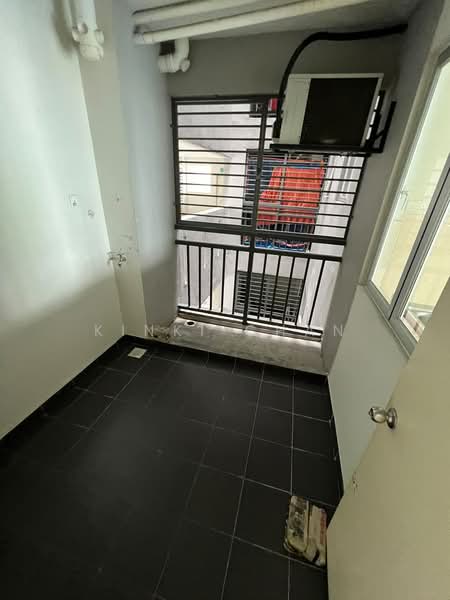Servis Apartment untuk Disewa di Maxim Residences - KINKI CHAN - Balcony - PropertyGuru.com.my
