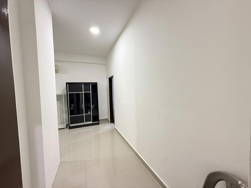 Servis Apartment untuk Dijual di Palazio - Ziyan Liew - Corridor - PropertyGuru.com.my