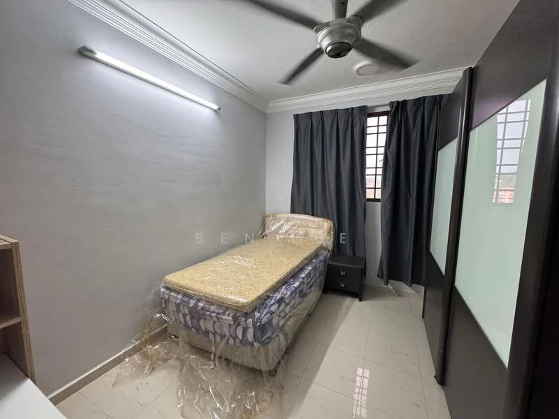 Pangsapuri untuk Dijual di Pearl Garden - Ben Lee - Bedroom - PropertyGuru.com.my