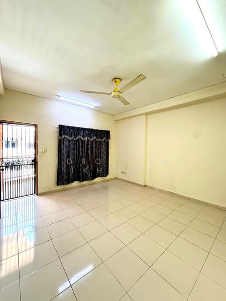 Rumah Teres 2-Tingkat untuk Dijual di Taman Melawati (Ulu Kelang) - Gudrotullah Ikhwan - Living Room - PropertyGuru.com.my