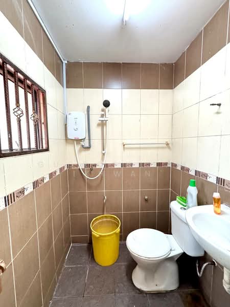 Rumah Teres 2-Tingkat untuk Dijual di Taman Melawati (Ulu Kelang) - Gudrotullah Ikhwan - Bathroom - PropertyGuru.com.my