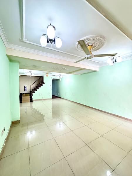 Rumah Teres 2-Tingkat untuk Dijual di Taman Melawati (Ulu Kelang) - Gudrotullah Ikhwan - Living Room - PropertyGuru.com.my