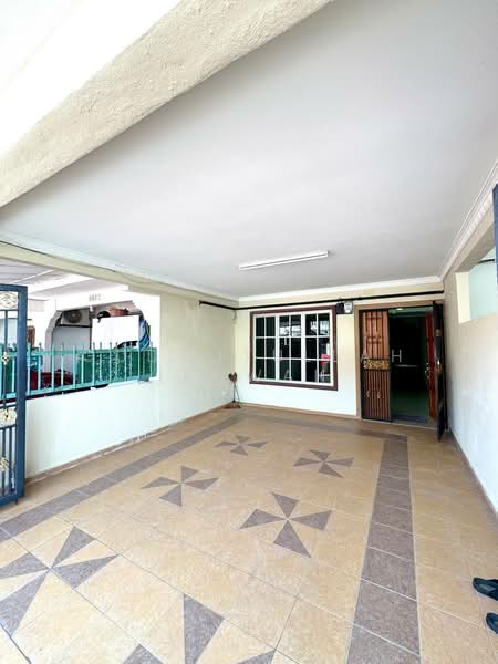 Rumah Teres 2-Tingkat untuk Dijual di Taman Melawati (Ulu Kelang) - Gudrotullah Ikhwan - Entrance - PropertyGuru.com.my