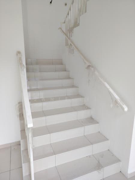 Rumah Berkembar untuk Dijual di Setia Ecohill (Semenyih) - Janie Lee - Stairwell - PropertyGuru.com.my