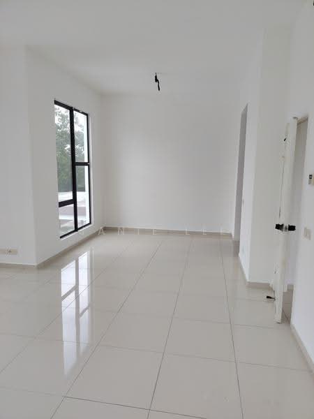 Rumah Berkembar untuk Dijual di Setia Ecohill (Semenyih) - Janie Lee - Master Bedroom - PropertyGuru.com.my