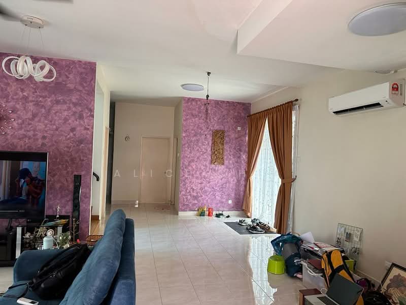 Rumah Berkembar untuk Dijual di Taman Mount Austin (Tebrau) - Alice Chia - Living Room - PropertyGuru.com.my