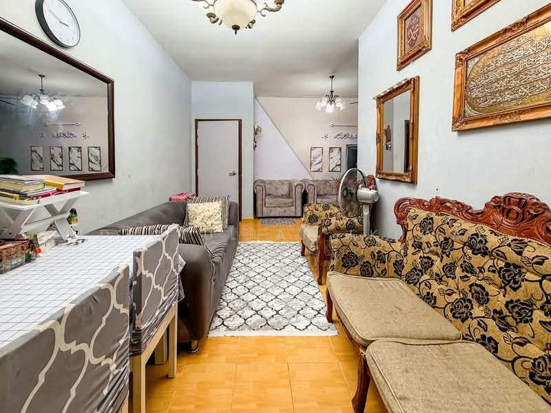 Apartment for Sale at Prima Court - Gudrotullah Ikhwan - Living Room - PropertyGuru.com.my