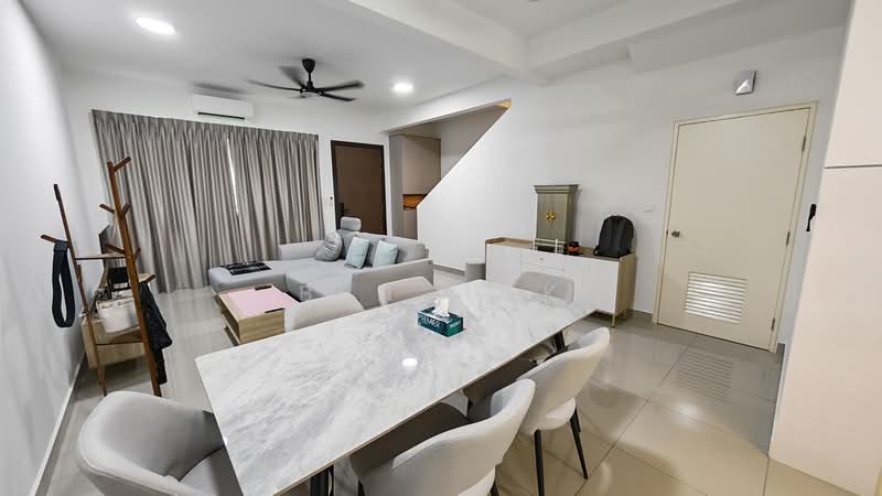 Rumah Teres 2-Tingkat untuk Dijual di Semenyih (Selangor) - Ben Mok - Living Room - PropertyGuru.com.my