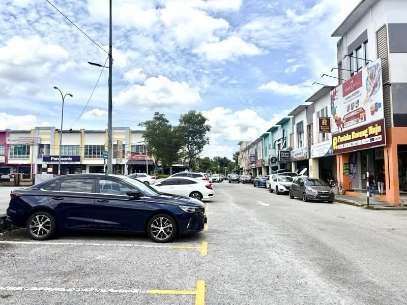 Shop / Office for Sale in Saujana Utama (Puncak Alam) - Sue Arifin - Exterior - PropertyGuru.com.my