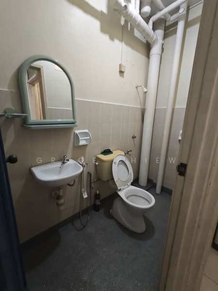 Apartment for Rent at Lake View Suites - Grace Chiew - Bathroom - PropertyGuru.com.my