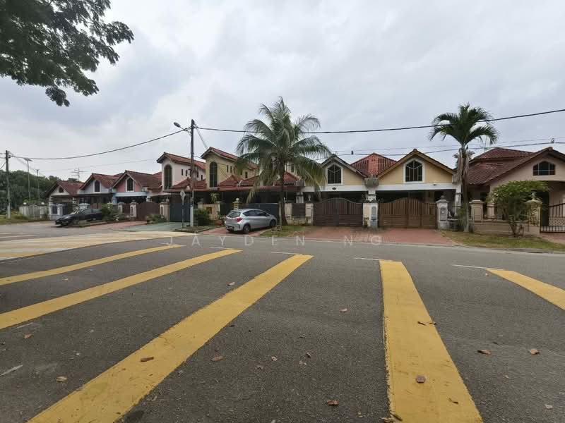 Rumah Teres 1-Tingkat untuk Dijual di Taman Molek (Johor Bahru) - Jayden Ng - Exterior - PropertyGuru.com.my