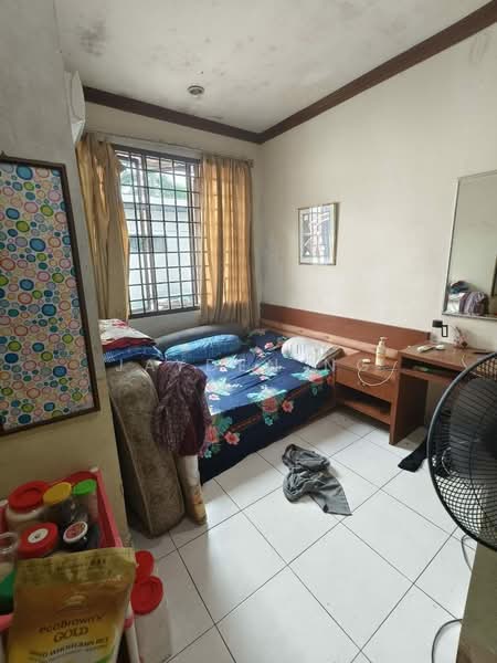 Rumah Teres 1-Tingkat untuk Dijual di Taman Molek (Johor Bahru) - Jayden Ng - Bedroom - PropertyGuru.com.my