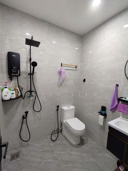 Rumah Teres 2 Tingkat untuk Dijual di Taman Setia Indah (Tebrau) - Ziyan Liew - Bathroom - PropertyGuru.com.my