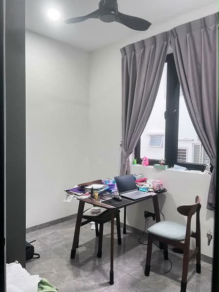 Rumah Teres 2 Tingkat untuk Dijual di Taman Setia Indah (Tebrau) - Ziyan Liew - Study - PropertyGuru.com.my