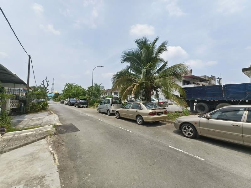 2-storey Terraced House for Sale in Taman Bukit Kempas (Tampoi) - Zack Chow - Exterior - PropertyGuru.com.my