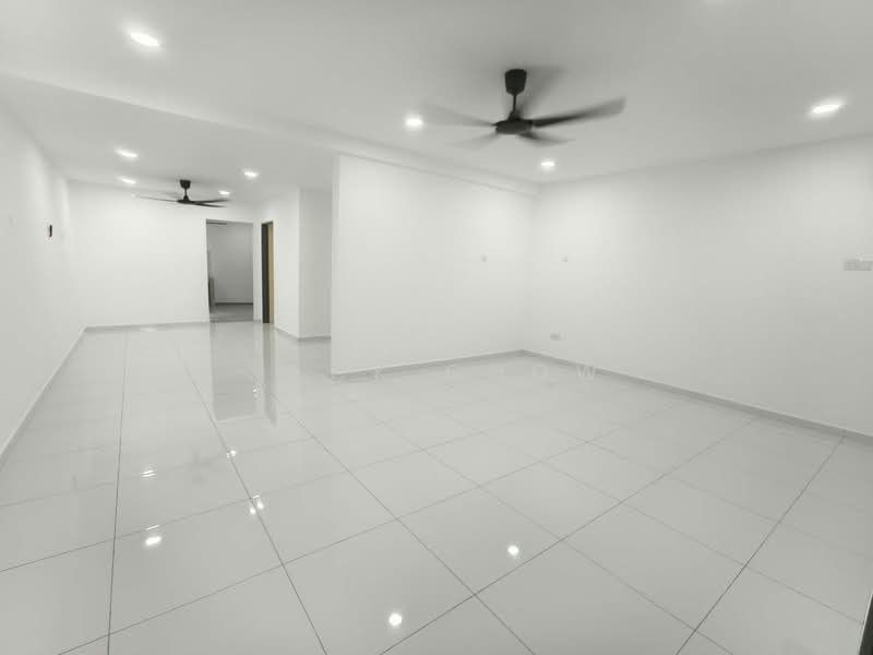 2-storey Terraced House for Sale in Taman Bukit Kempas (Tampoi) - Zack Chow - Living Room - PropertyGuru.com.my