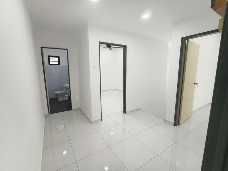 2-storey Terraced House for Sale in Taman Bukit Kempas (Tampoi) - Zack Chow - Bathroom - PropertyGuru.com.my