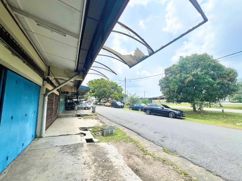 Shop for Rent in Taman Sri Kelemak (Alor Gajah) - Wei Liew - Exterior - PropertyGuru.com.my