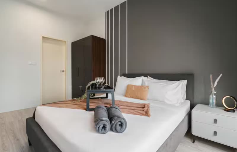 Kediaman Servis untuk Dijual di Conezion Residences - Ethan Low - Bedroom - PropertyGuru.com.my