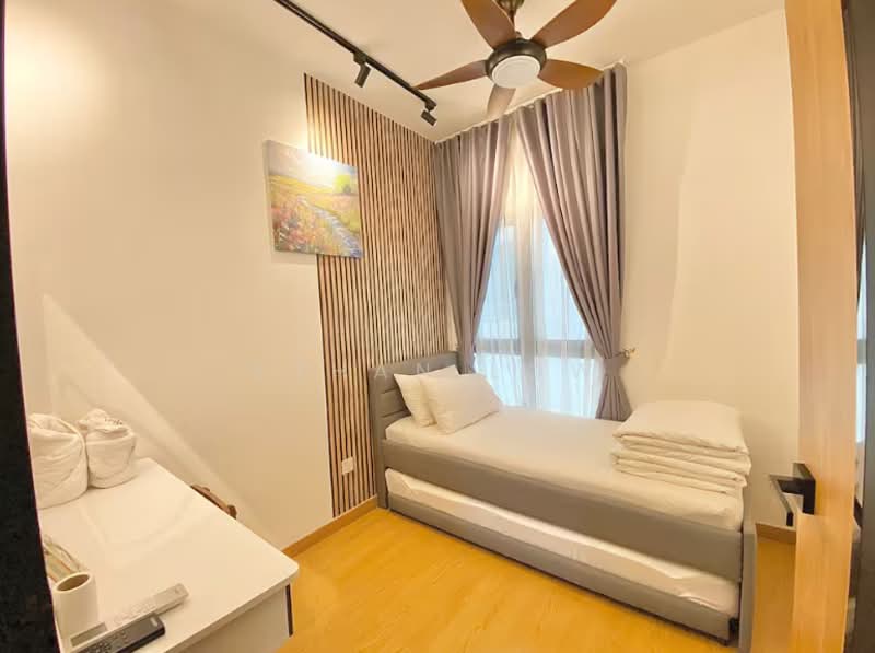 Kediaman Servis untuk Dijual di Gems Residences - Ethan Low - Bedroom - PropertyGuru.com.my