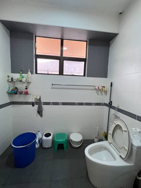 Bungalow House for Sale in Taman Bukit Rinting (Masai) - Sean Yeoh - Bathroom - PropertyGuru.com.my