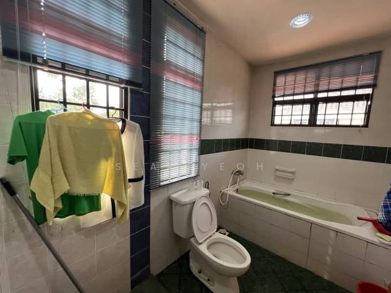 Bungalow House for Sale in Taman Bukit Rinting (Masai) - Sean Yeoh - Bathroom - PropertyGuru.com.my