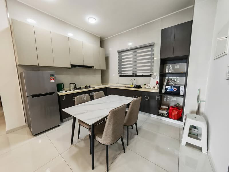Condominium for Rent at Amberside @ Country Garden Danga Bay - Jensen Goh - Kitchen - PropertyGuru.com.my