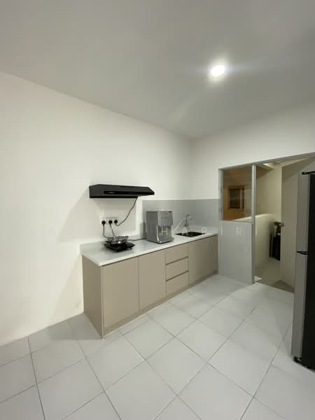 Condominium for Rent at Residensi Sateria - Azura Hariri - Kitchen - PropertyGuru.com.my