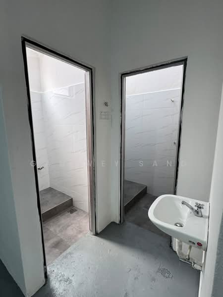 Shop for Sale in Banting (Selangor) - GAN WEY SAND - Bathroom - PropertyGuru.com.my