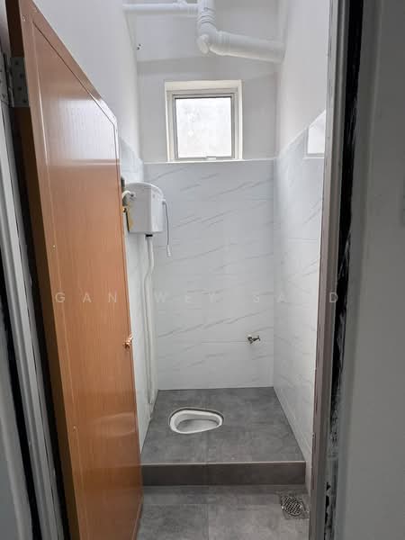 Shop for Sale in Banting (Selangor) - GAN WEY SAND - Bathroom - PropertyGuru.com.my