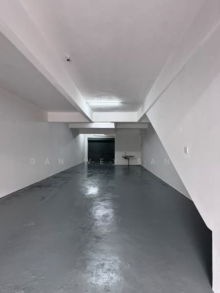 Shop for Sale in Banting (Selangor) - GAN WEY SAND - Interior - PropertyGuru.com.my