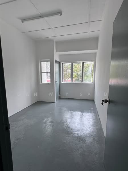 Shop for Sale in Banting (Selangor) - GAN WEY SAND - Interior - PropertyGuru.com.my