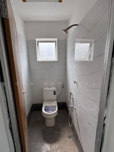Shop for Sale in Banting (Selangor) - GAN WEY SAND - Bathroom - PropertyGuru.com.my