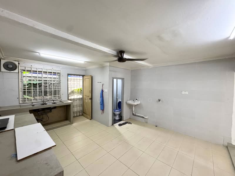 Rumah Teres 2-Tingkat untuk Dijual di Taman Johor Jaya (Johor Bahru) - Shu Ying - Kitchen - PropertyGuru.com.my