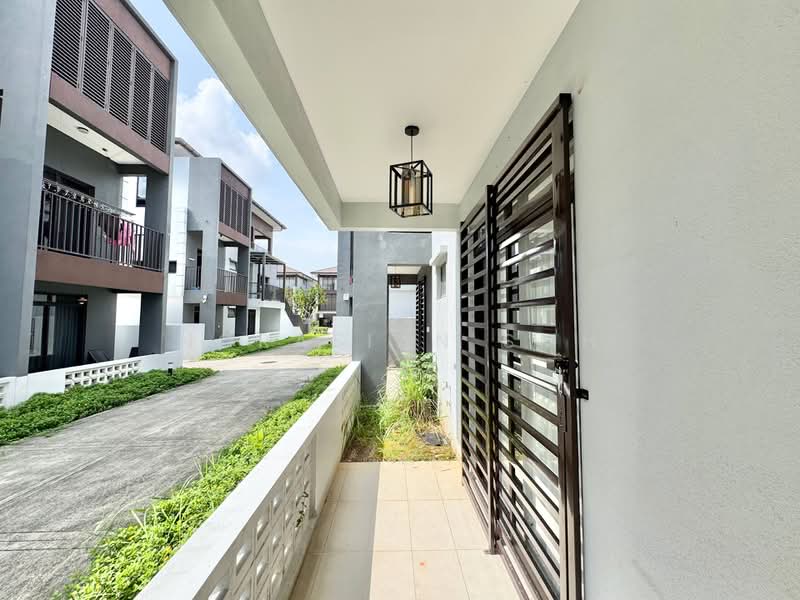 3-storey Terraced House for Sale in Cyberjaya (Selangor) - Norafian SMH - Exterior - PropertyGuru.com.my