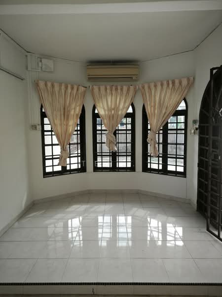 Rumah Teres untuk Dijual di Kajang (Selangor) - Teh . - Living Room - PropertyGuru.com.my