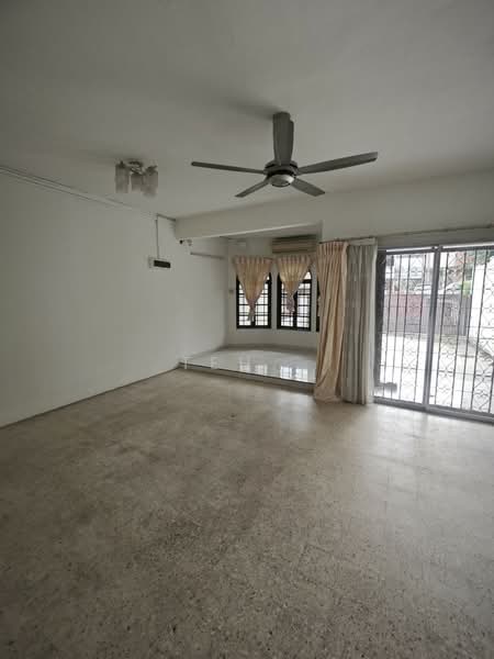 Rumah Teres untuk Dijual di Kajang (Selangor) - Teh . - Living Room - PropertyGuru.com.my