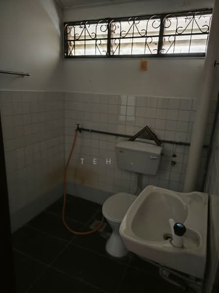Rumah Teres untuk Dijual di Kajang (Selangor) - Teh . - Bathroom - PropertyGuru.com.my