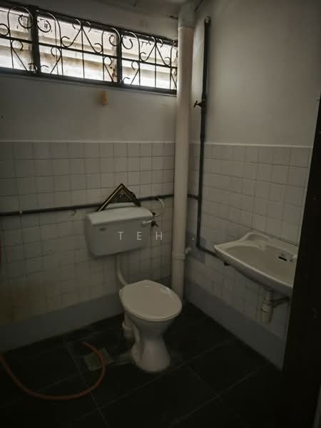 Rumah Teres untuk Dijual di Kajang (Selangor) - Teh . - Bathroom - PropertyGuru.com.my