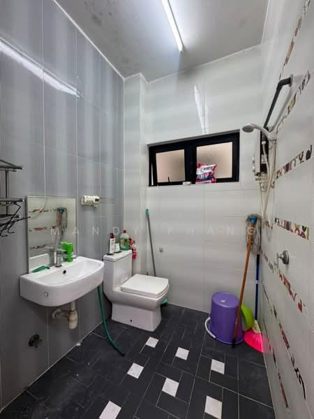 Condominium for Rent at Treetops Residence - Mandy Phang - Bathroom - PropertyGuru.com.my