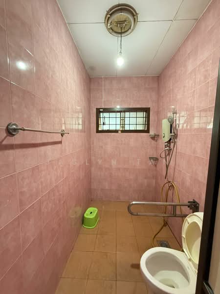 Rumah Teres 2-Tingkat untuk Dijual di Taman Desa Harmoni (Masai) - Jaslyn Tan - Bathroom - PropertyGuru.com.my
