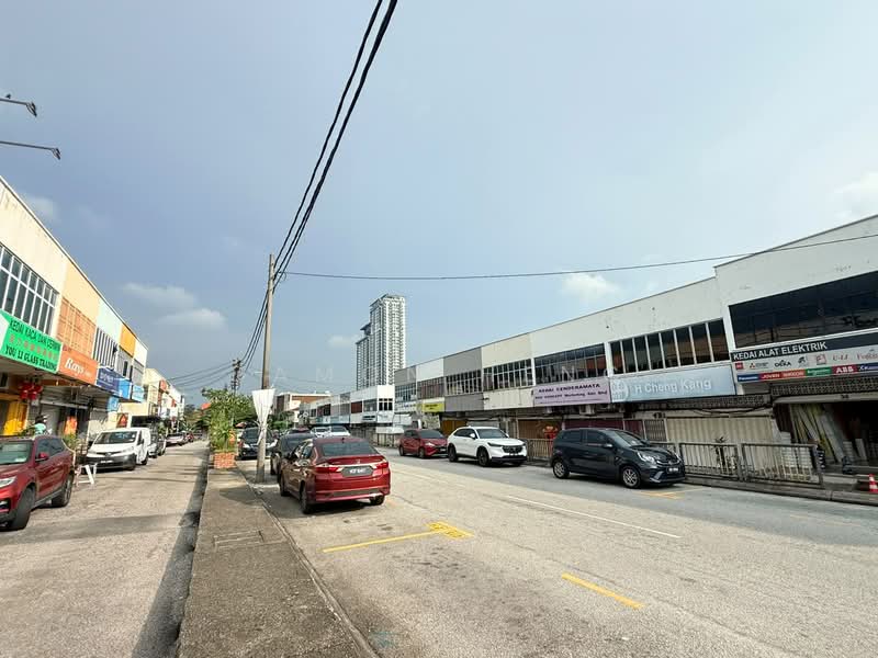 Shop / Office untuk Disewa di Taman Overseas Union (Taman Oug) (Jalan Klang Lama (Old Klang Road)) - Damon Heng - Exterior - PropertyGuru.com.my