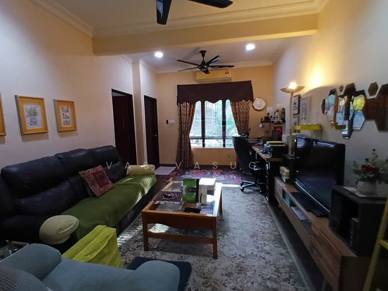 2-storey Terraced House for Sale in Klang (Selangor) - Vas Vasugi - Living Room - PropertyGuru.com.my