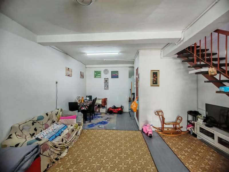 2-storey Terraced House for Sale in Rawang Perdana (Rawang) - Kelvin . - Living Room - PropertyGuru.com.my