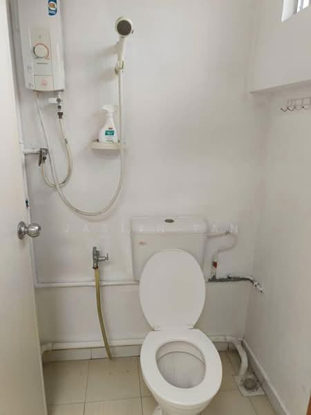 2-storey Terraced House for Sale in Taman Puteri Wangsa (Ulu Tiram) - Jaslyn Tan - Bathroom - PropertyGuru.com.my