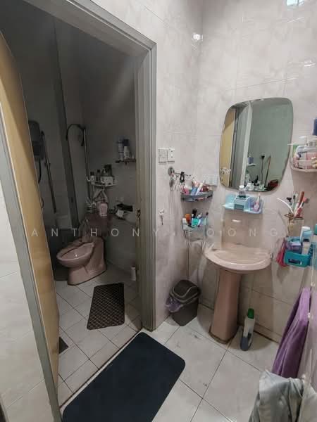 Rumah Teres 1.5 Tingkat untuk Dijual di Taman Bukit Maluri (Kepong) - Anthony Foong - Bathroom - PropertyGuru.com.my